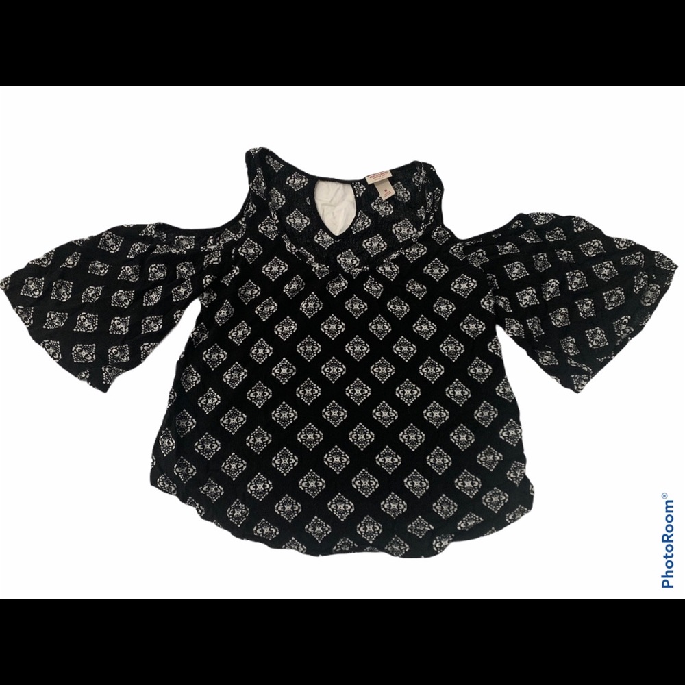 Mossimo Target cold shoulder blouse M